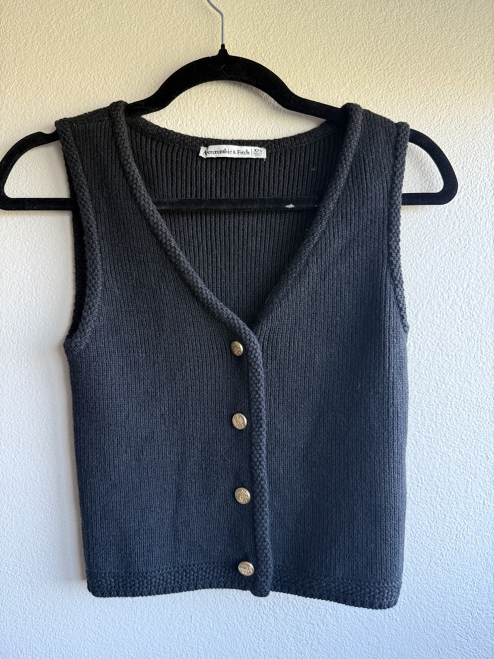 Abercrombie & Fitch Black V-Neck Button-Front Knit Vest